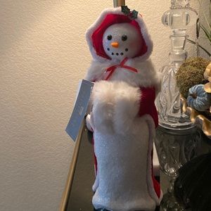 New Christmas Katherine’s Collection snowman Caroler